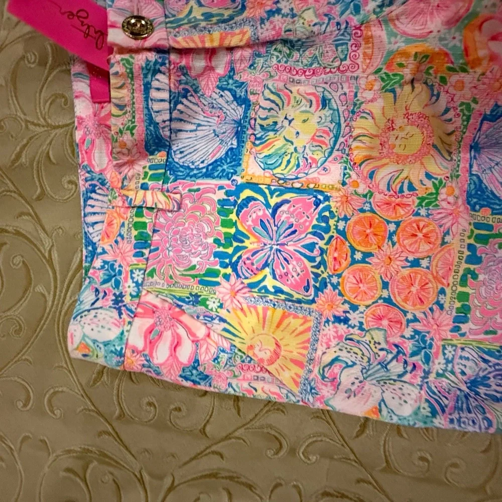 Lily Pulitzer print shorts - Picture 6 of 6